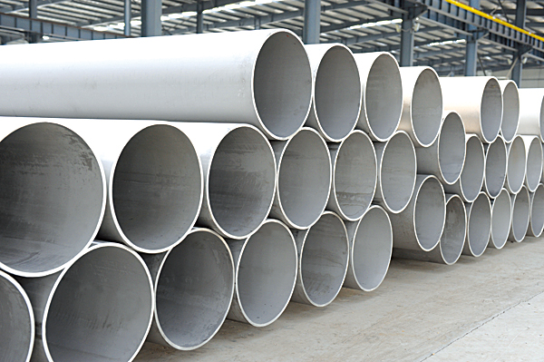 Large diameter stainless steel seamless pipe